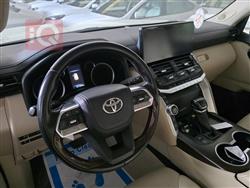 تۆیۆتا لاند کروزەر